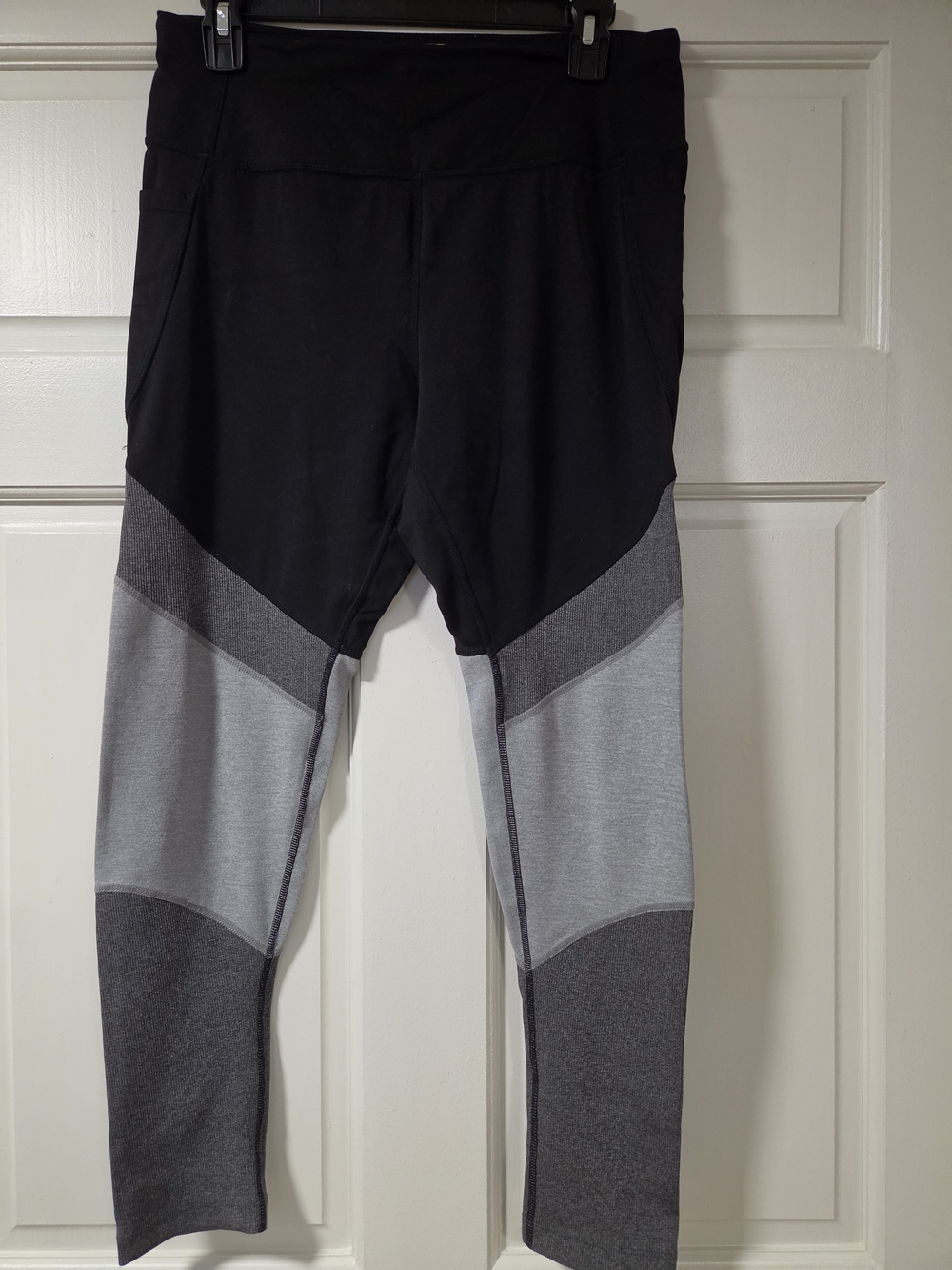 Avia Black & Gray Colorblock Performance Leggings